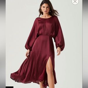 ASTR Marin Dolman Sleeve Midi Dress